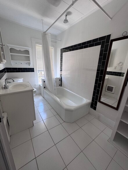 More Photos Of 12 W Orange St, Tarpon Springs Loft Creative Space For Lease