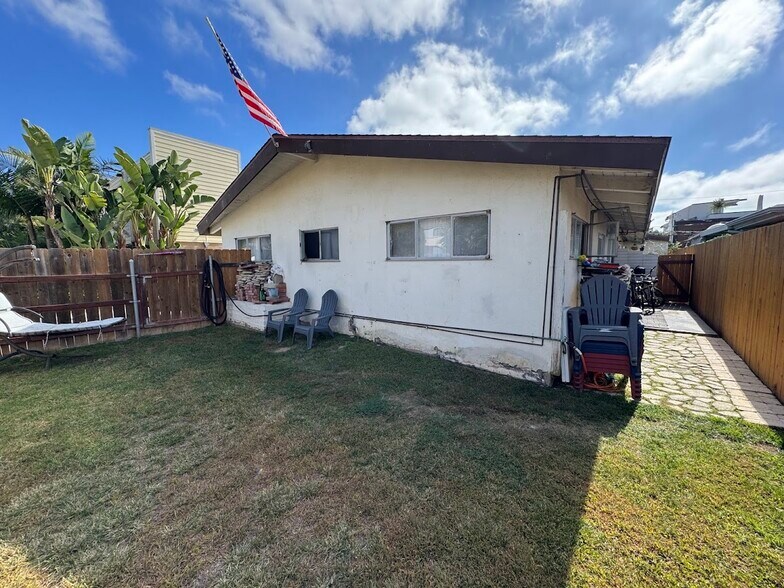 More Photos Of 4980-82 La Jolla Blvd, San Diego Multifamily For Sale