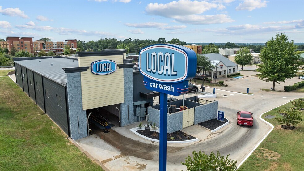 More Photos Of 7671 S Broadway Ave, Tyler Carwash For Sale