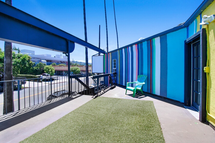 More Photos Of 13257-13259 Moorpark St, Sherman Oaks Office Residential For Sale
