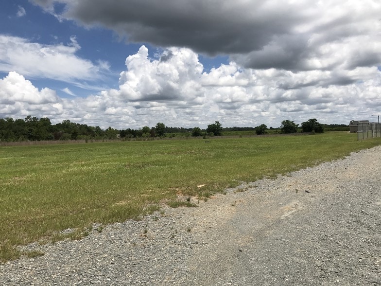 More Photos Of 86 Peaches Dr, Reynolds Industrial For Sale