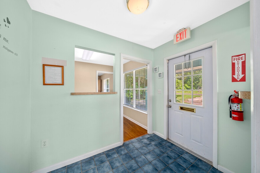 More Photos Of 1415 NW 23rd Ave, Chiefland Medical For Sale