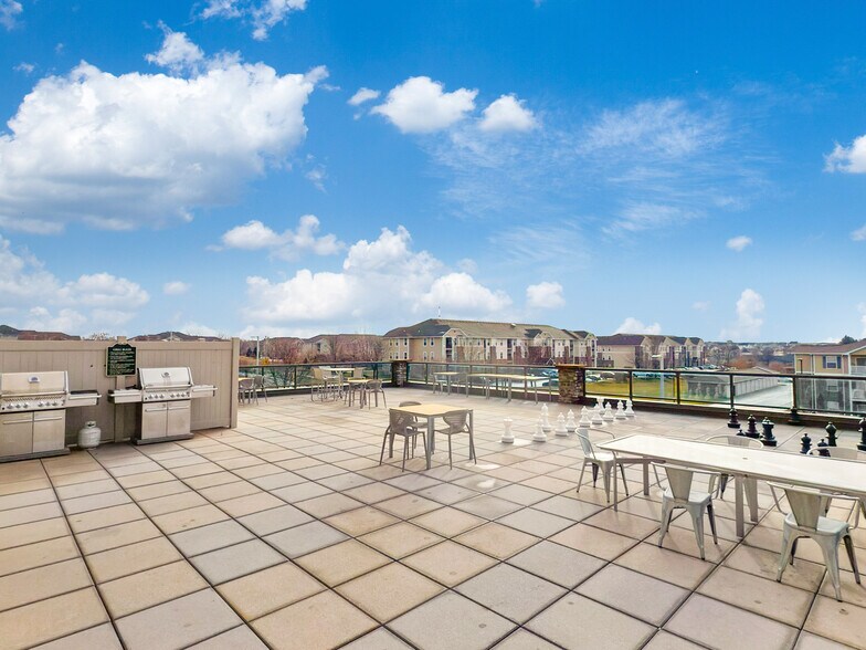 More Photos Of 1210 SW 28th St, Ankeny Apartments For Sale