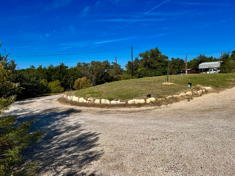 More Photos Of 3705 San Antonio St, Austin Warehouse For Lease