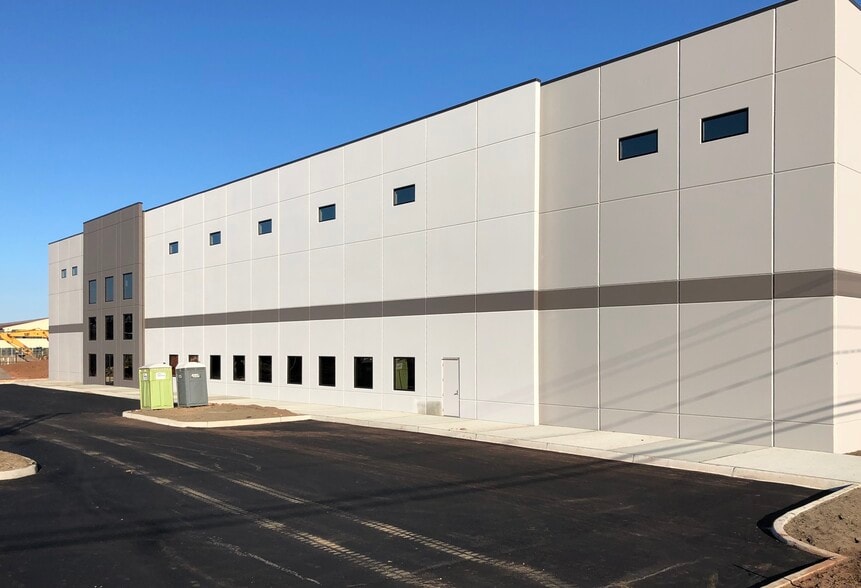 More Photos Of 520 Jersey Ave, New Brunswick Warehouse For Lease