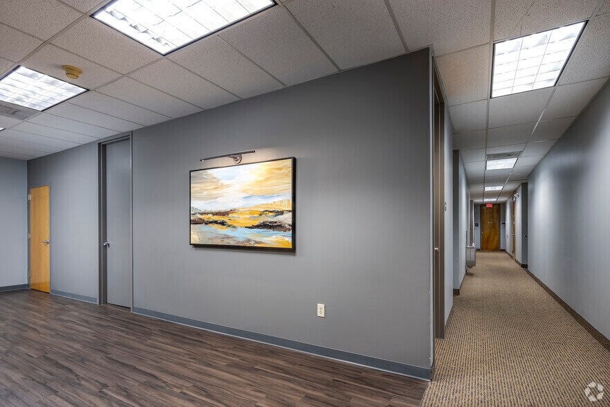 More Photos Of 220 Stoneridge Dr, Columbia Unknown For Lease