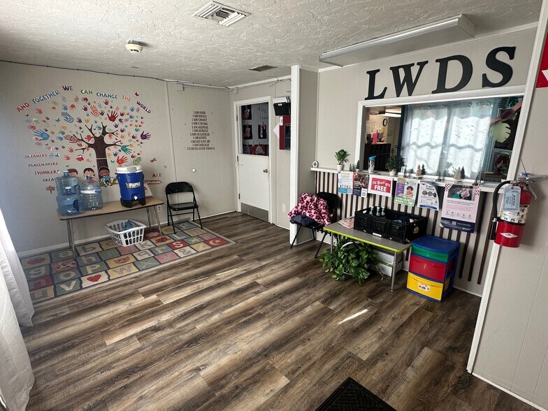 More Photos Of 1300 NW 6th St, Gainesville Office For Sale