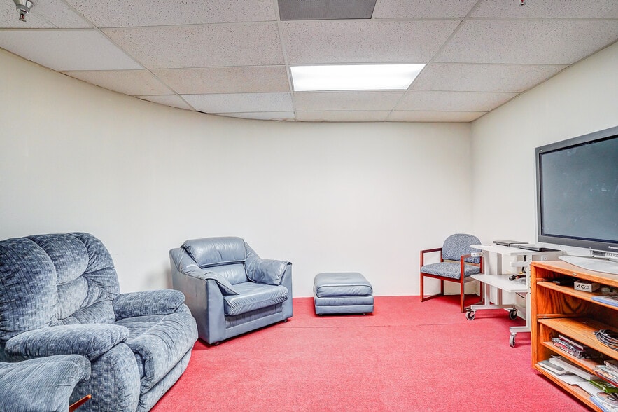 More Photos Of 950 S Central Ave, Compton Schools For Sale