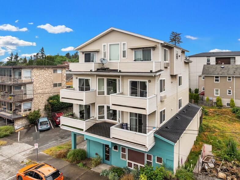 More Photos Of 816 N 38th St, Seattle Apartments For Sale