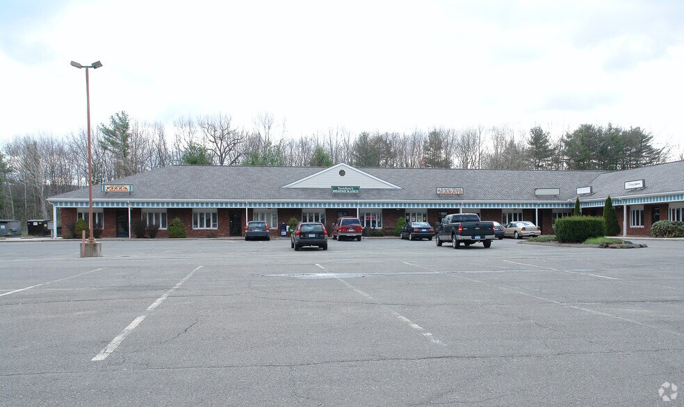 More Photos Of 518 Salmon Brook St, Granby Unknown For Lease