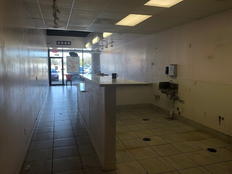 More Photos Of 4500-4506 Highway 6, Sugar Land Freestanding For Lease