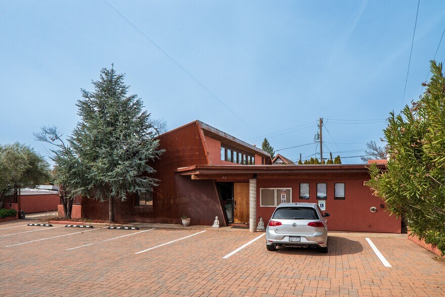 More Photos Of 45 Birch Blvd, Sedona Medical For Lease