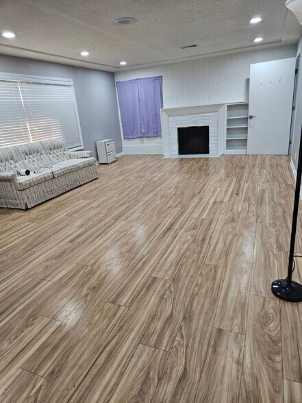 More Photos Of 2010 SE 182nd Ave, Portland Office For Lease