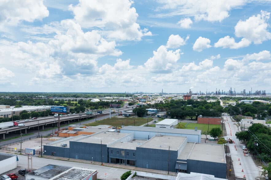 More Photos Of 102 S Shaver St, Pasadena Warehouse For Sale