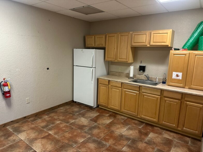 More Photos Of 1817 Greenleaf Ln, Leesburg Light Distribution For Lease