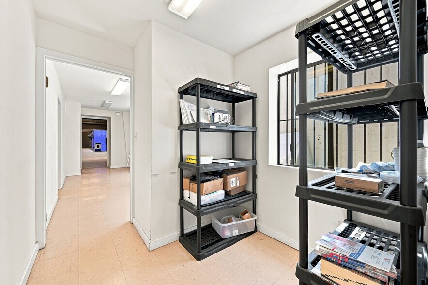 More Photos Of 2757 16th St, San Francisco Warehouse For Lease