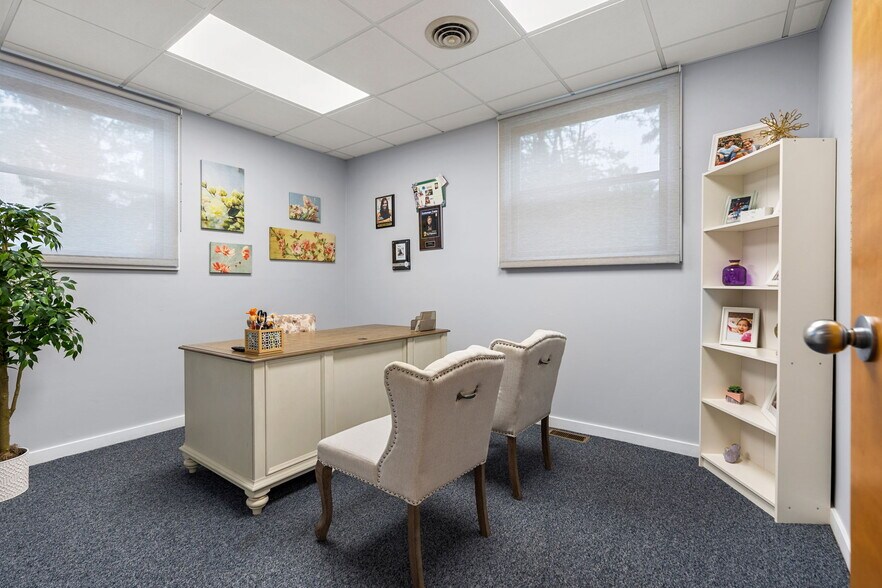 More Photos Of 859 Washington St, Easton Office For Lease
