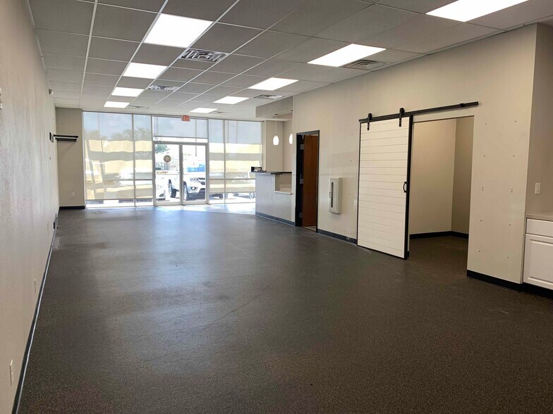 More Photos Of 143-151 Exchange Blvd, Hutto Unknown For Lease