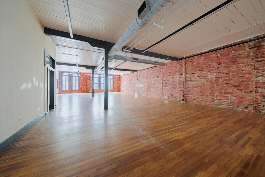 More Photos Of 103-105 E 5th St, Austin Loft Creative Space For Sale