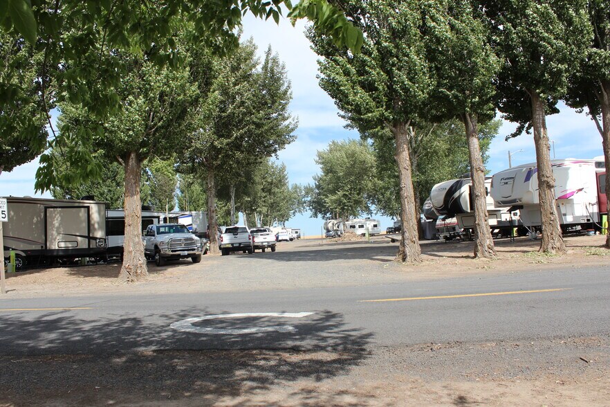 More Photos Of 1513 S Smittys Blvd, Ritzville Hotel For Sale