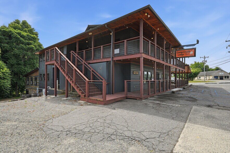More Photos Of 2000 N Bridge St, Elkin Restaurant For Sale