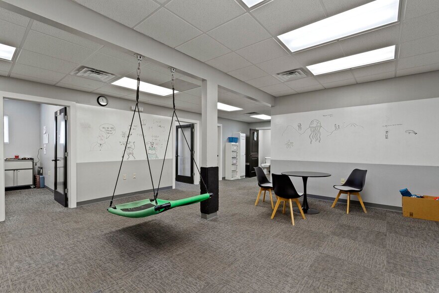 More Photos Of 2134 Holiday Ln, Franklin Medical For Sale