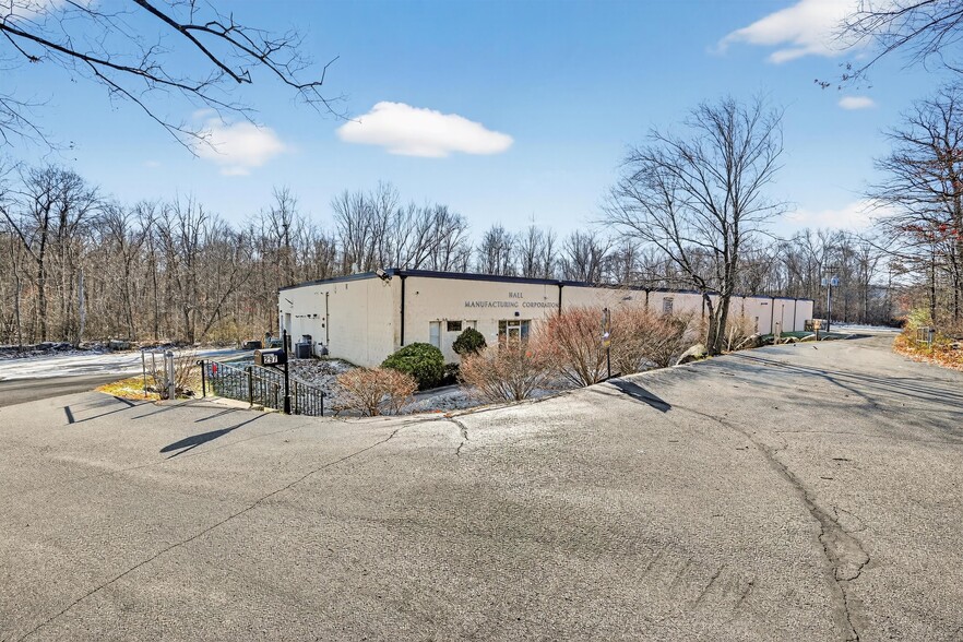 More Photos Of 297 Margaret King Ave, Ringwood Warehouse For Sale