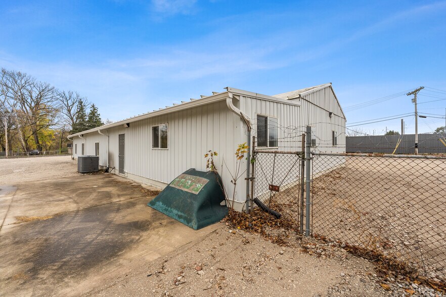 More Photos Of 22840 Canal Rd, Circleville Warehouse For Sale