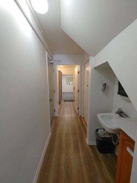 More Photos Of 1842 Noriega St, San Francisco Storefront Retail Office For Lease