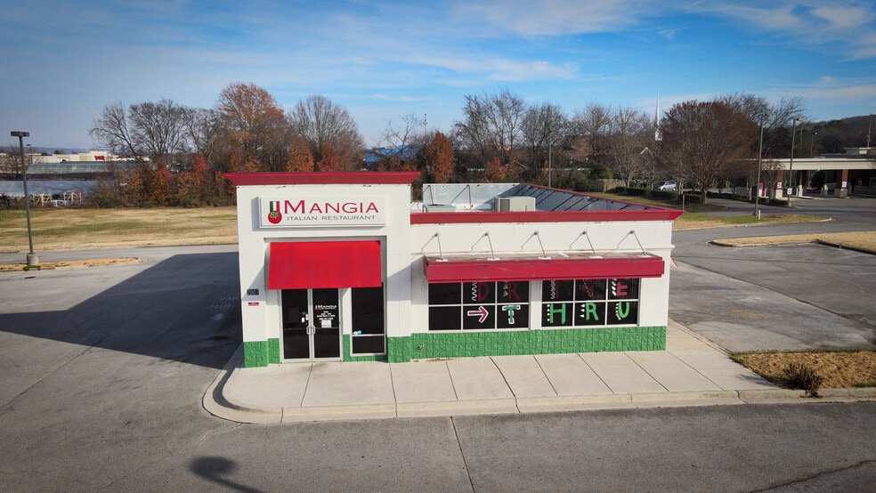 More Photos Of 2007 Hughes Rd, Madison Fast Food For Sale