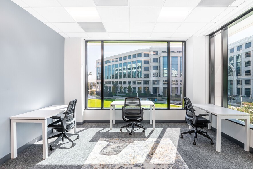 More Photos Of 2450 Colorado Ave, Santa Monica Coworking Space