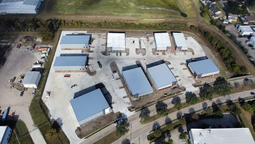 More Photos Of 13620 S Gessner Rd, Missouri City Warehouse For Lease