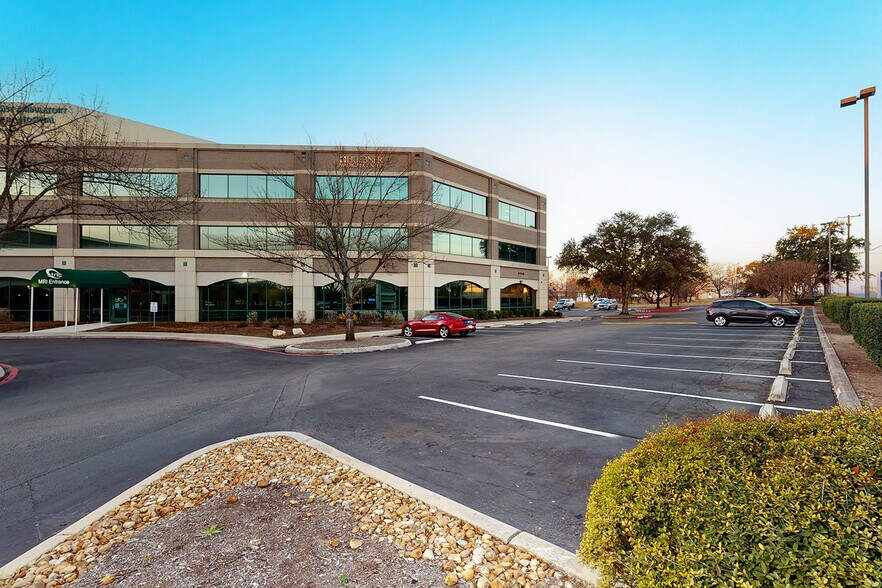 More Photos Of 9150 Huebner Rd, San Antonio Medical For Lease