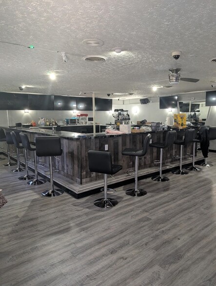 More Photos Of 6028 N Dixie Dr, Dayton Bar For Sale