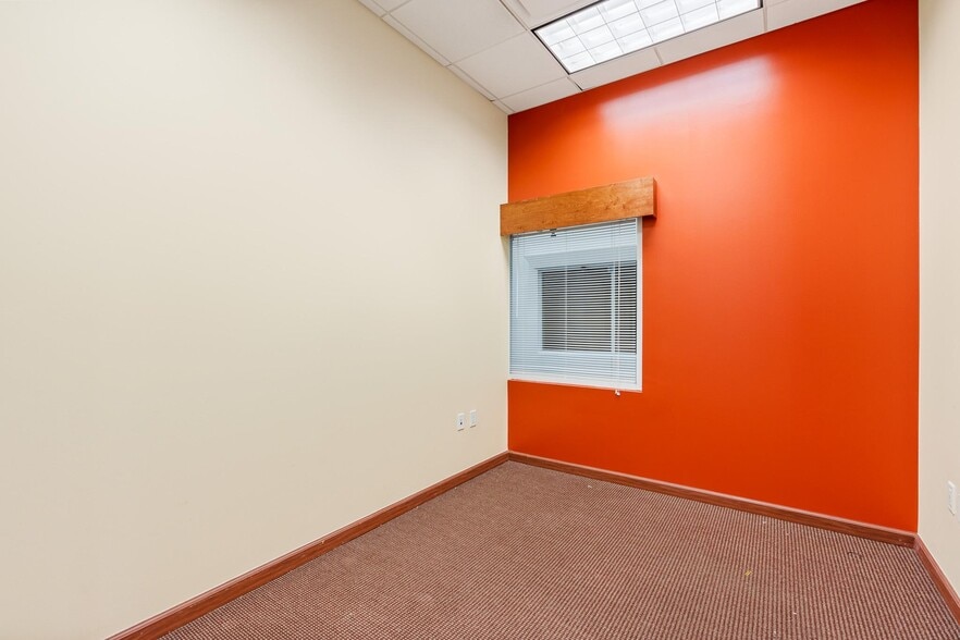 More Photos Of 8865 Commodity Cir, Orlando Office For Sale