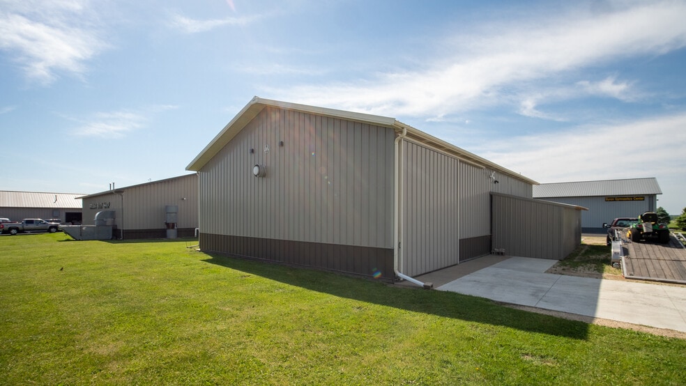More Photos Of 219 1st SW st, Byron Warehouse For Lease