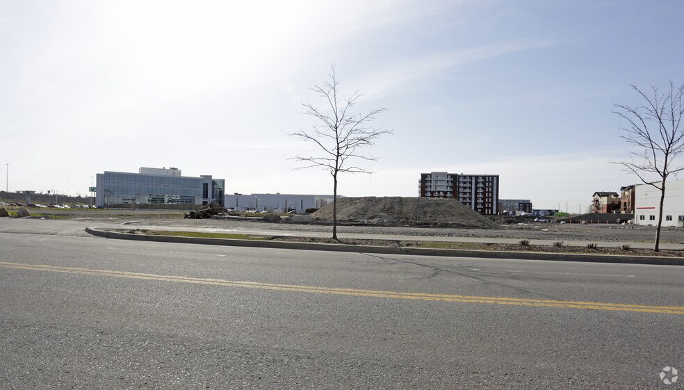 More Photos Of 3665 Av Grandes Tourelles, Boisbriand Office For Lease