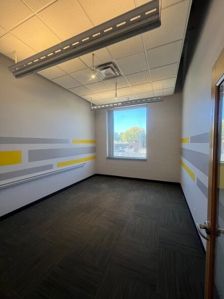 More Photos Of 677 S Colorado Blvd, Denver Office For Sale