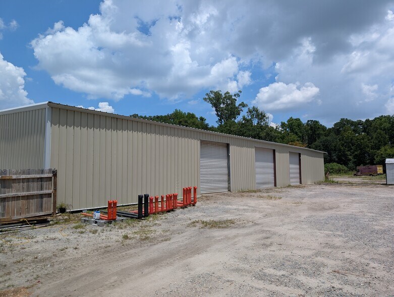 More Photos Of 810 Talmadge Ave, Garden City Warehouse For Lease