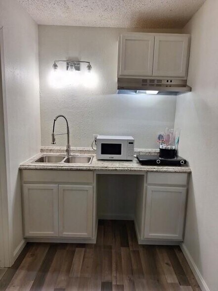More Photos Of 1157 W Bypass 287, Alvord Specialty For Sale