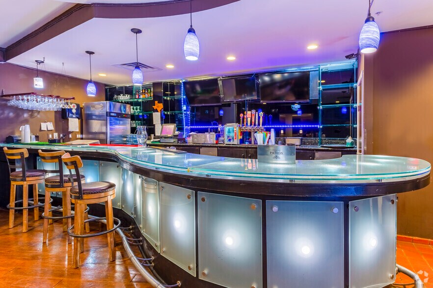 More Photos Of 441 Rio Concho Dr, San Angelo Hotel For Sale