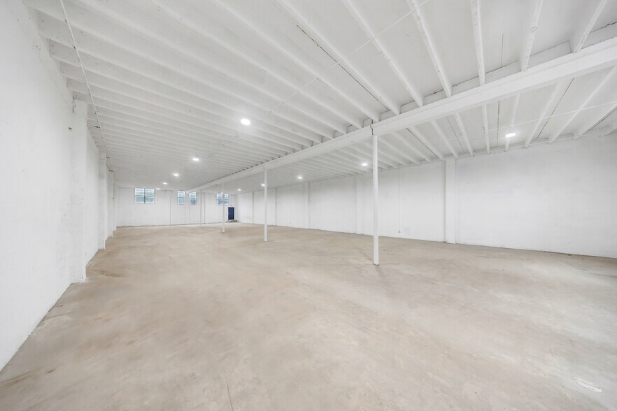More Photos Of 3916-3920 NW 32nd Ave, Miami Warehouse For Lease