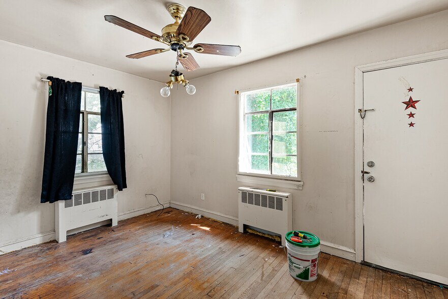 More Photos Of 9 E 44th St, Wilmington Office Residential For Sale