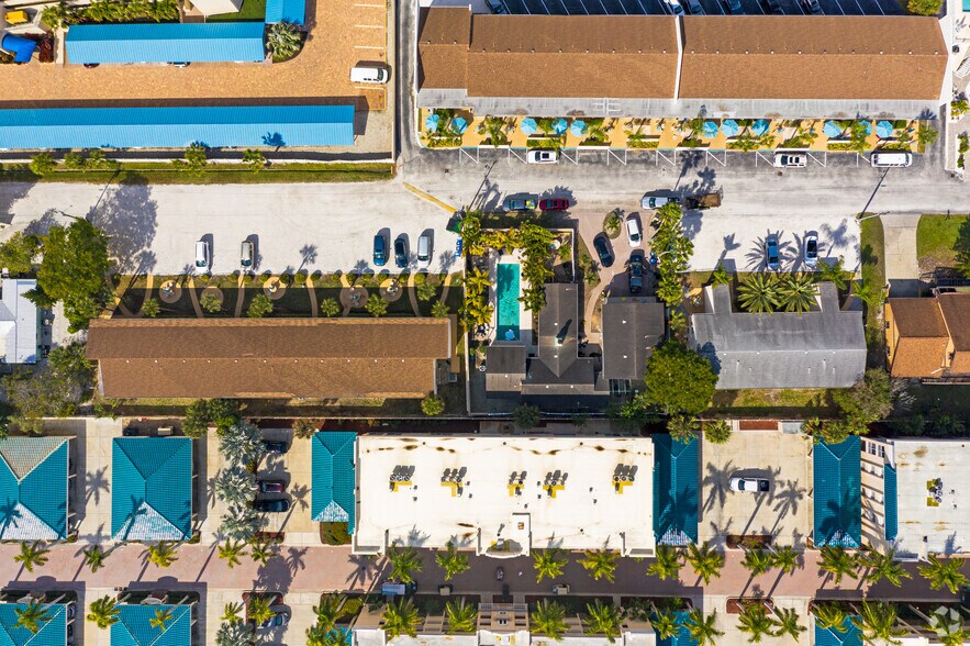 More Photos Of 5966 Midnight Pass Rd, Sarasota Hotel For Sale