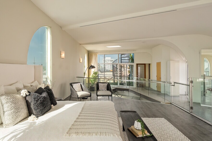 More Photos Of 3111 Ocean Front Walk, Marina Del Rey Apartments For Sale