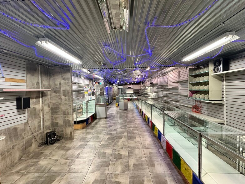 More Photos Of 508 S Broadway, Baltimore Storefront Retail Office For Sale