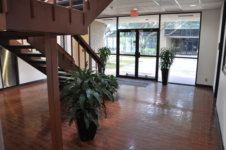More Photos Of 1335 Regents Park Dr, Houston Office For Lease