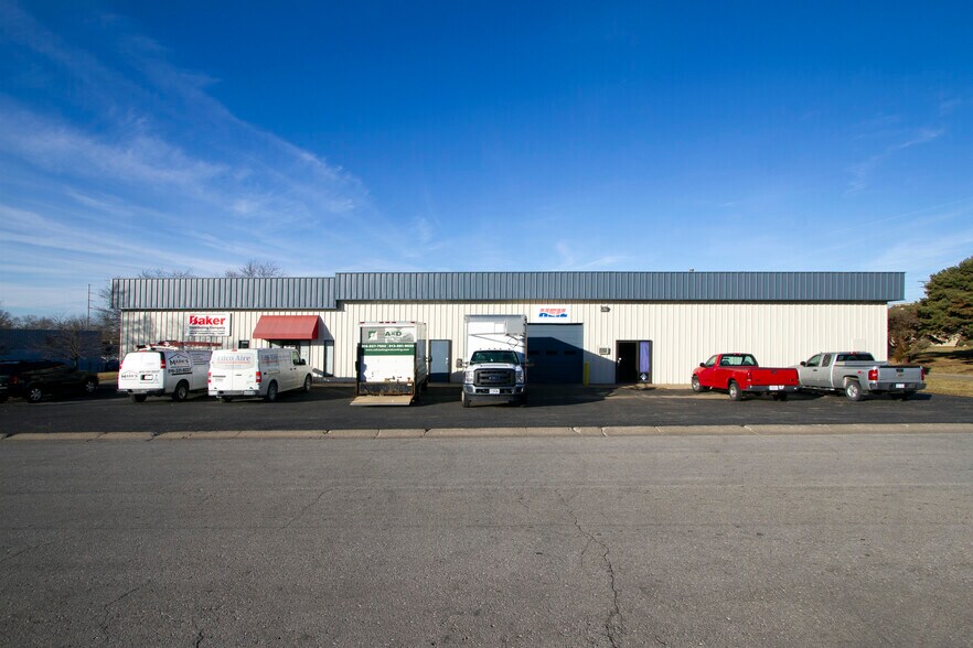 Primary Photo Of 600-602 NW Libby Ln, Lee's Summit Warehouse For Lease