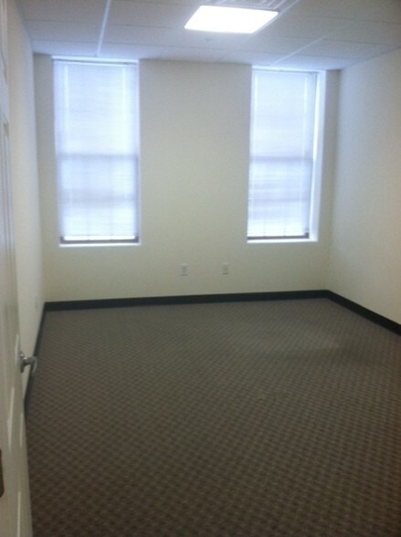 More Photos Of 30 Bridge St, New Milford Storefront Retail Office For Lease