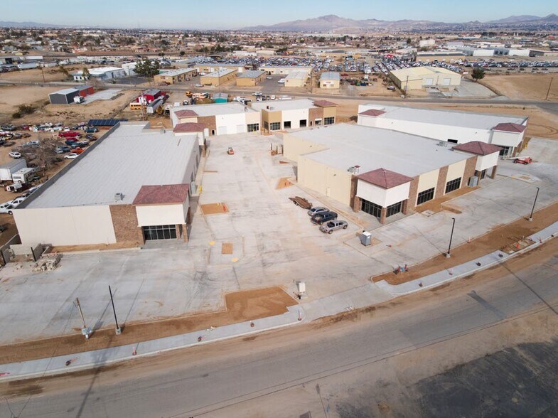 More Photos Of 17380 Darwin Ave, Hesperia Unknown For Lease